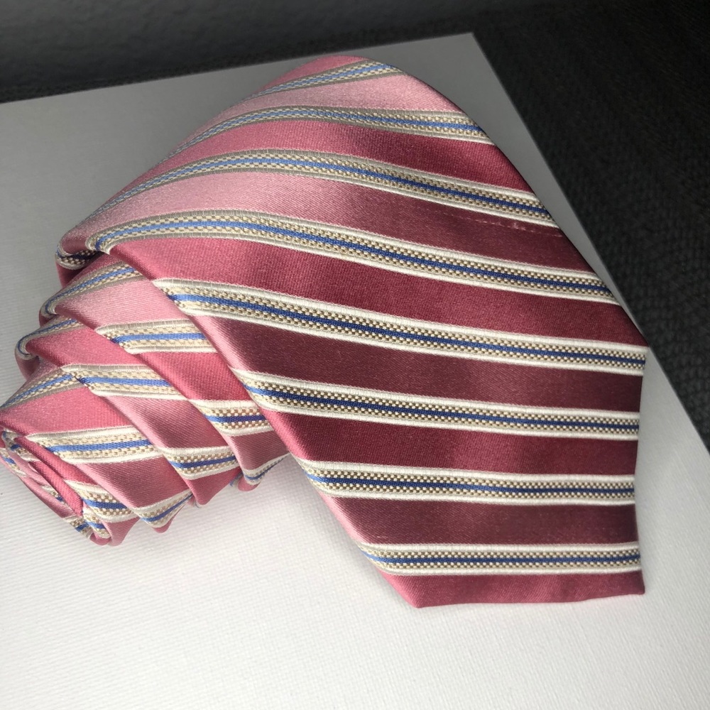 Tie - Picture 3 of 4
